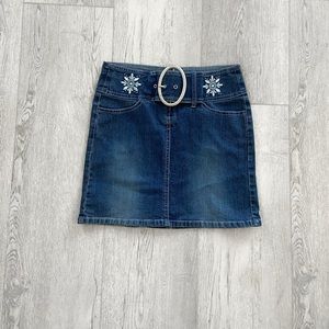 Denim skirt with embroidered prints